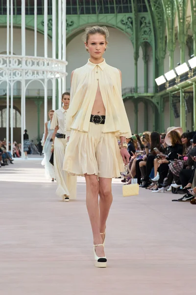 Look 74